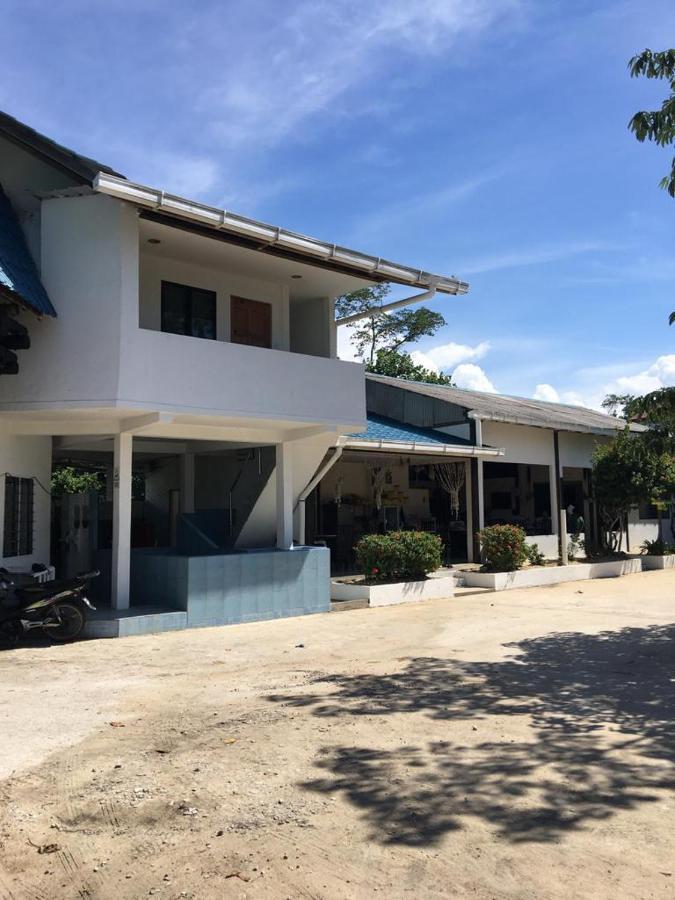 Pandan Goldcoast Holiday Villa Lundu Exterior photo